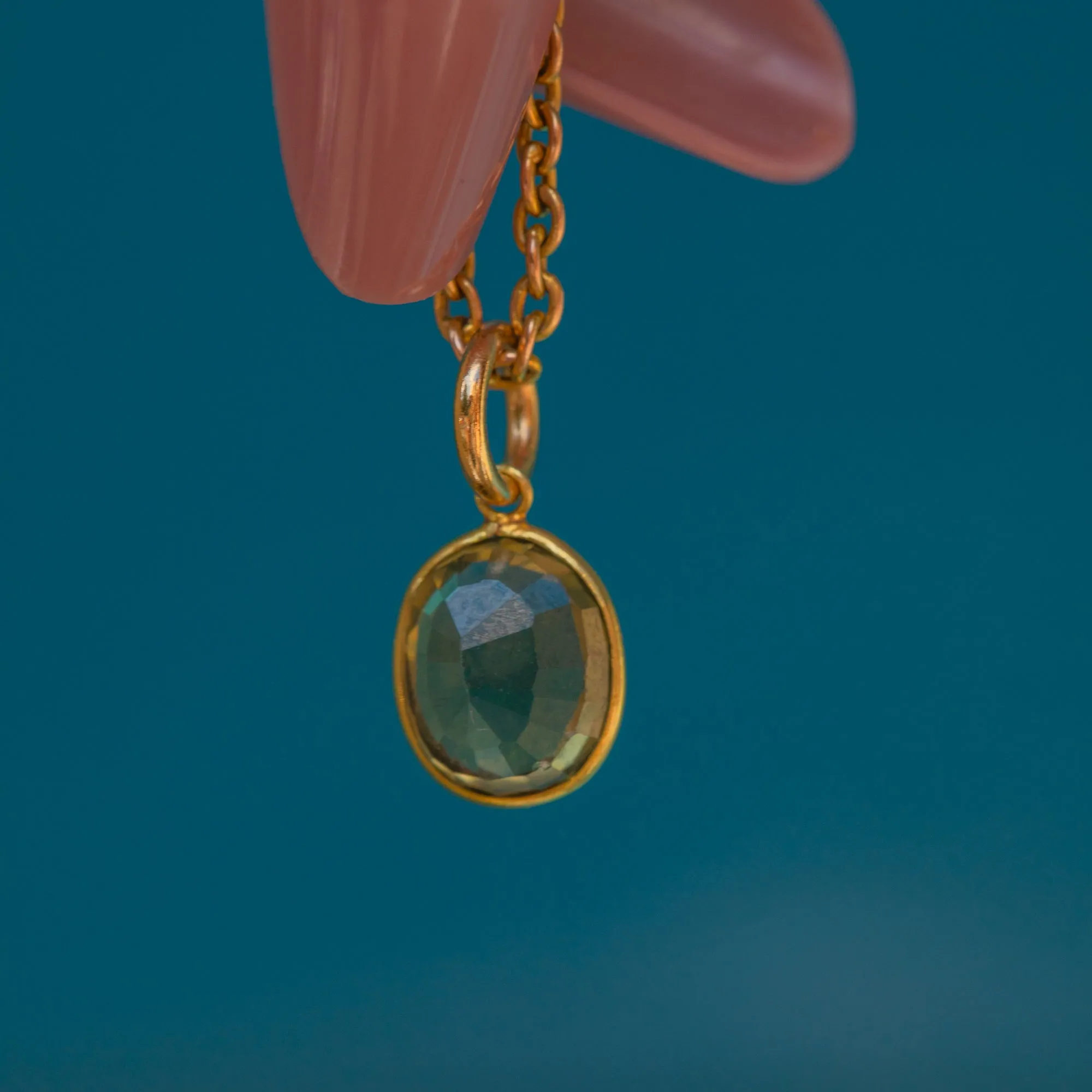18ct Gold Green Garnet Bezel Set Charm, 1.00ct