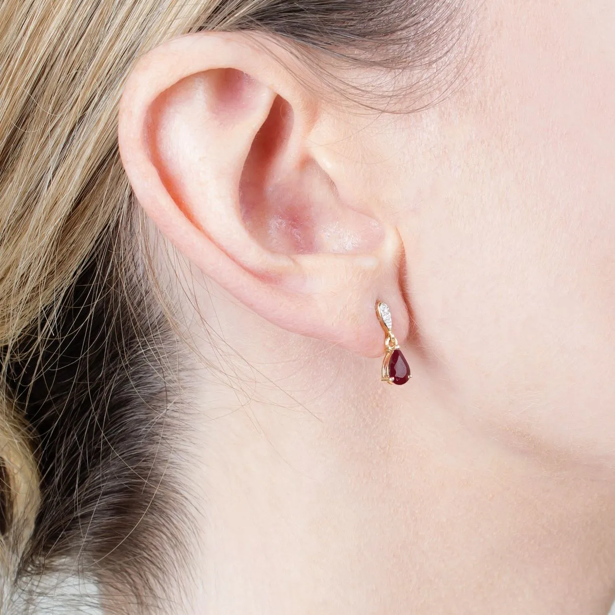 9 karat Gelbes Gold Granat & Diamant Fallen/ Lang Ohrringe