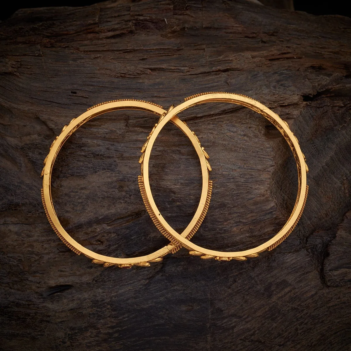 Antique Bangle 152624