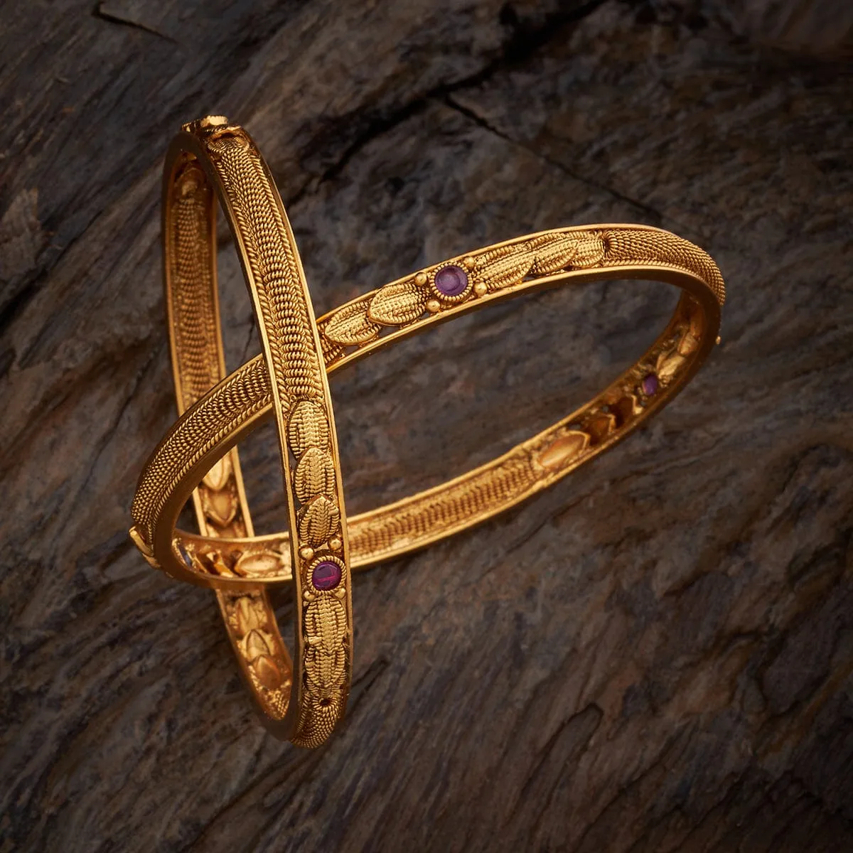 Antique Bangle 152624