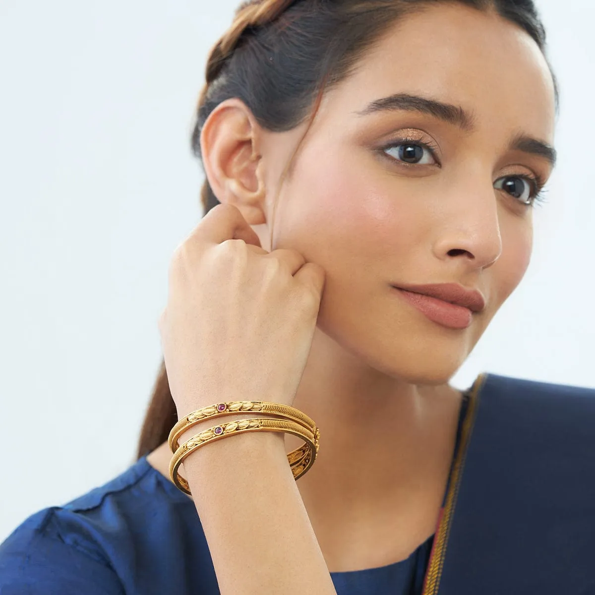 Antique Bangle 152624