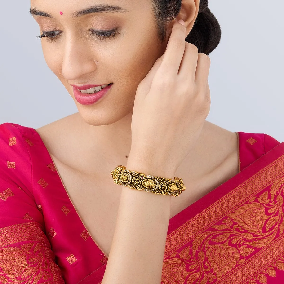 Antique Bangle 162025
