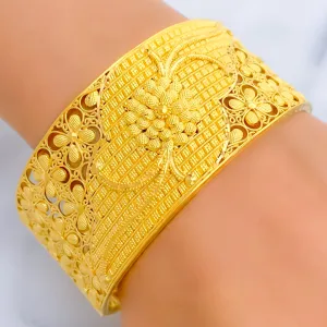 Blooming Netted Flower 22k Gold Screw Bangle