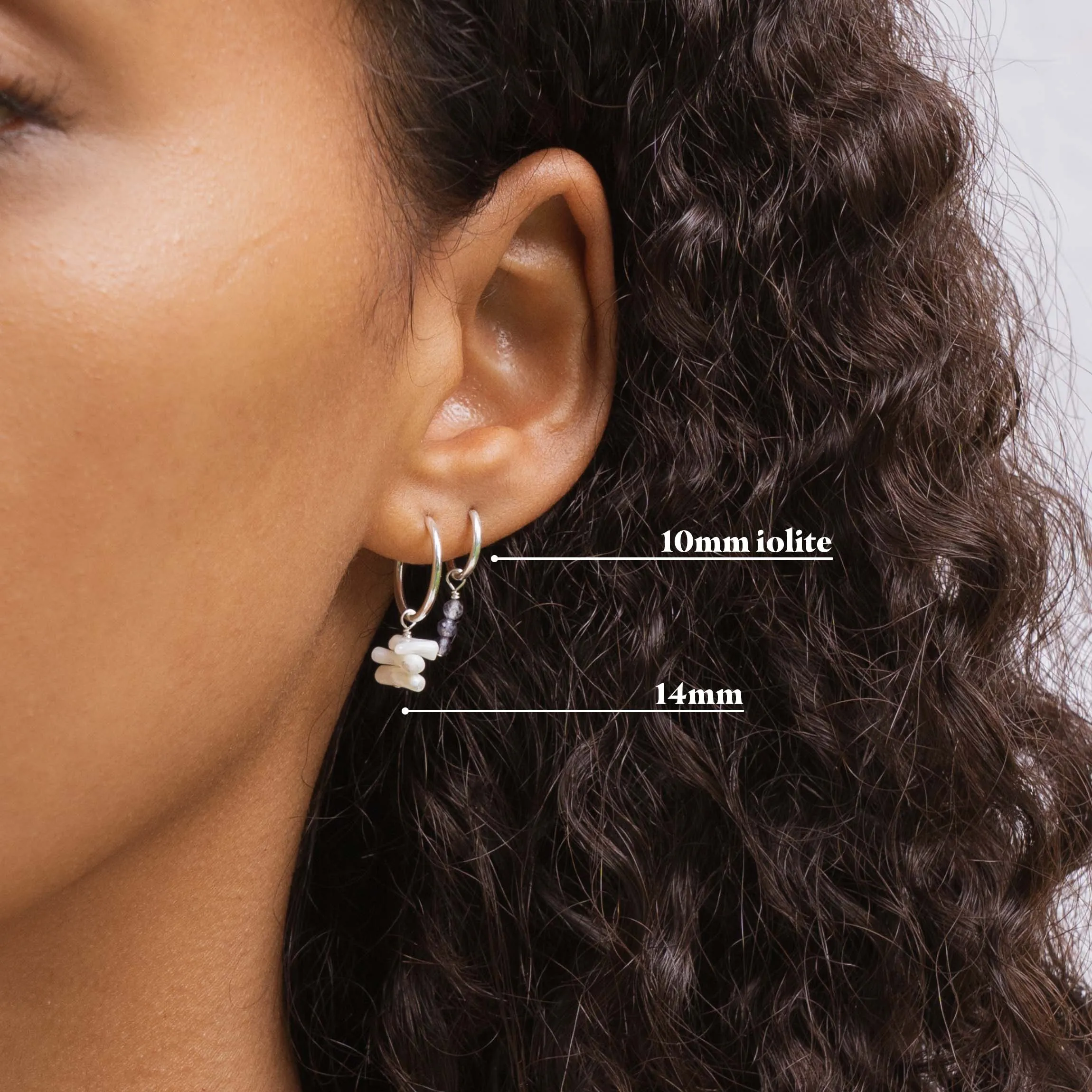 Coral Chips charm earring silver