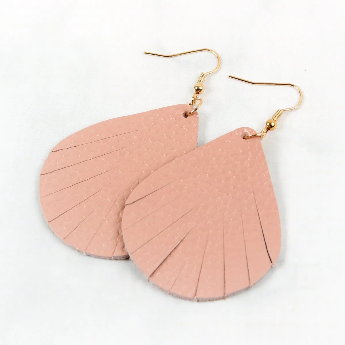 Hde2271 - Fringed Pear Shaped Leather Earrings