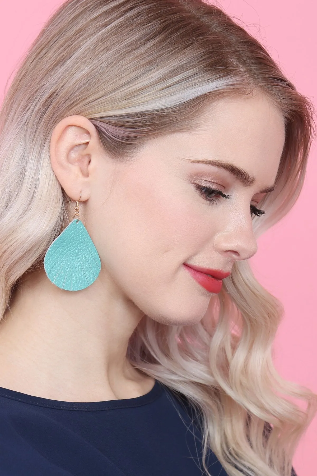 Hde2271 - Fringed Pear Shaped Leather Earrings
