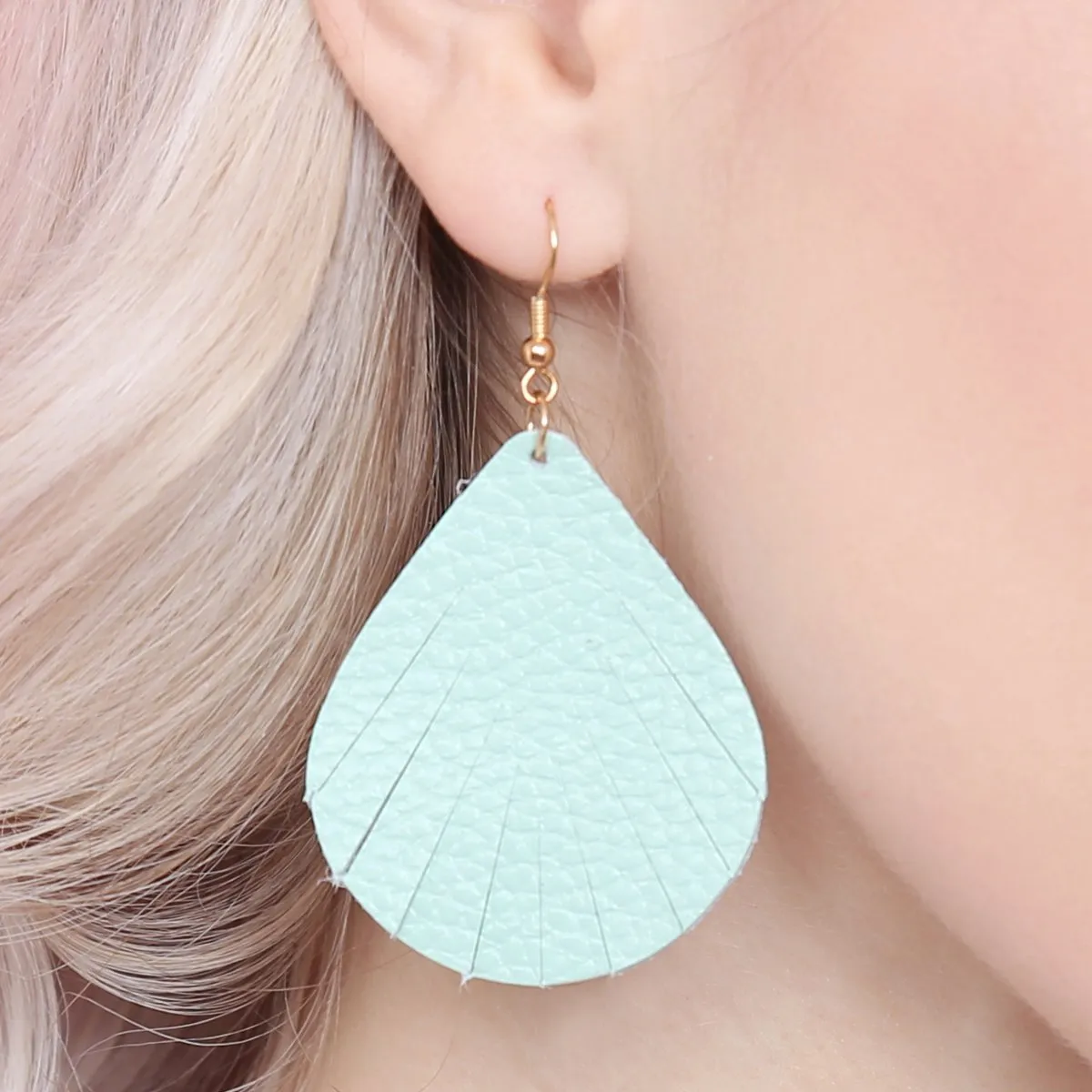 Hde2271 - Fringed Pear Shaped Leather Earrings