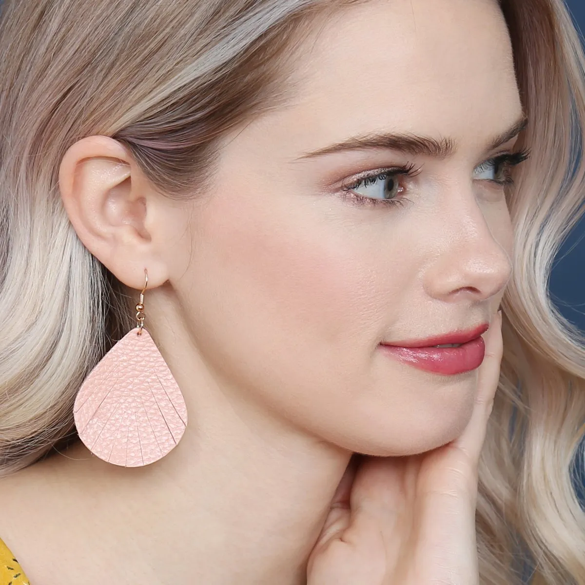Hde2271 - Fringed Pear Shaped Leather Earrings