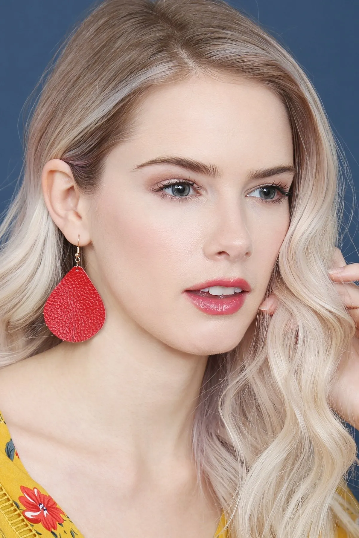Hde2271 - Fringed Pear Shaped Leather Earrings