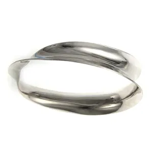 MM M5-116 TWIST OVL BANGLE