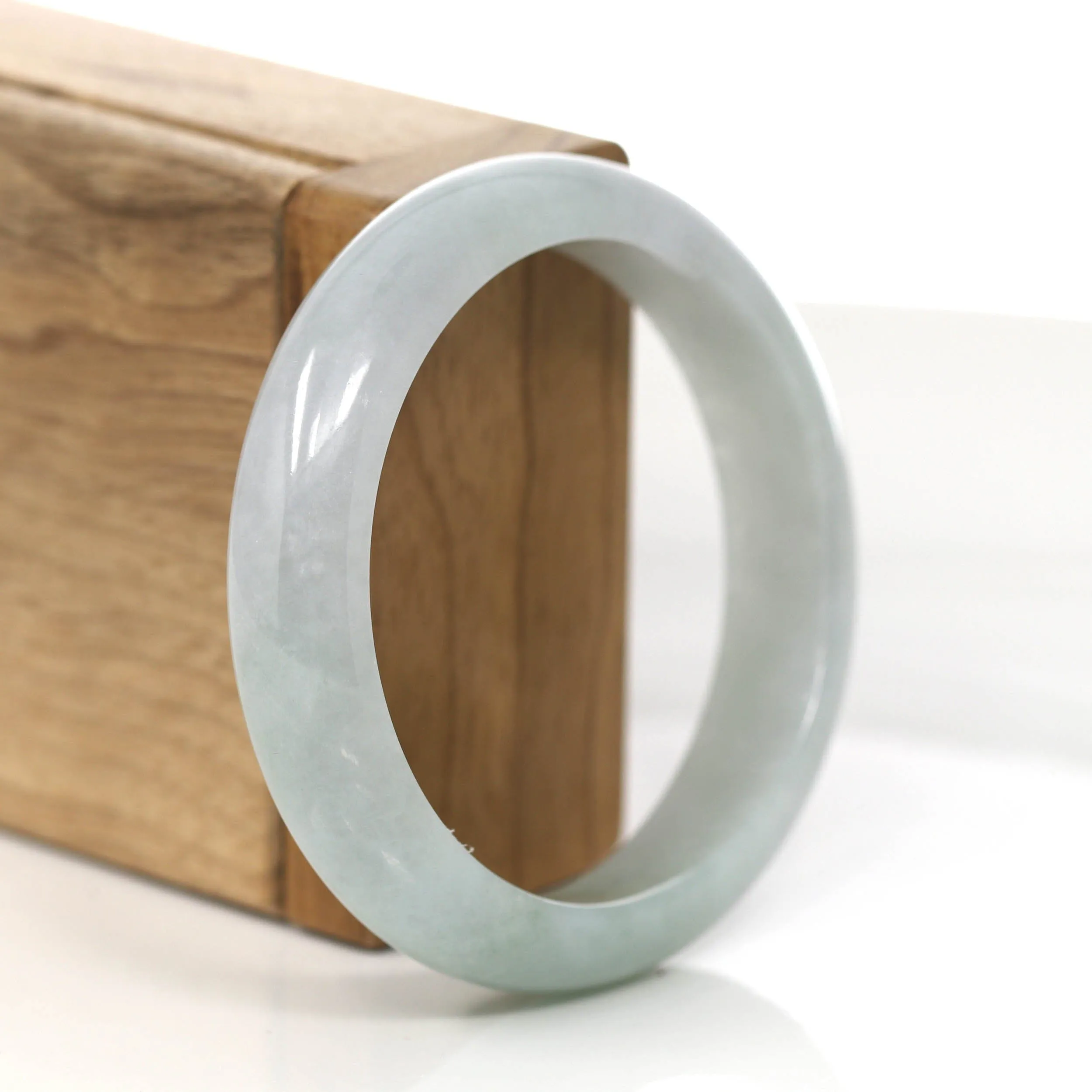 RealJade® Co. "Classic Bangle" Ice Lavender Jadeite Jade Bangle ( 56.60 mm ) #867