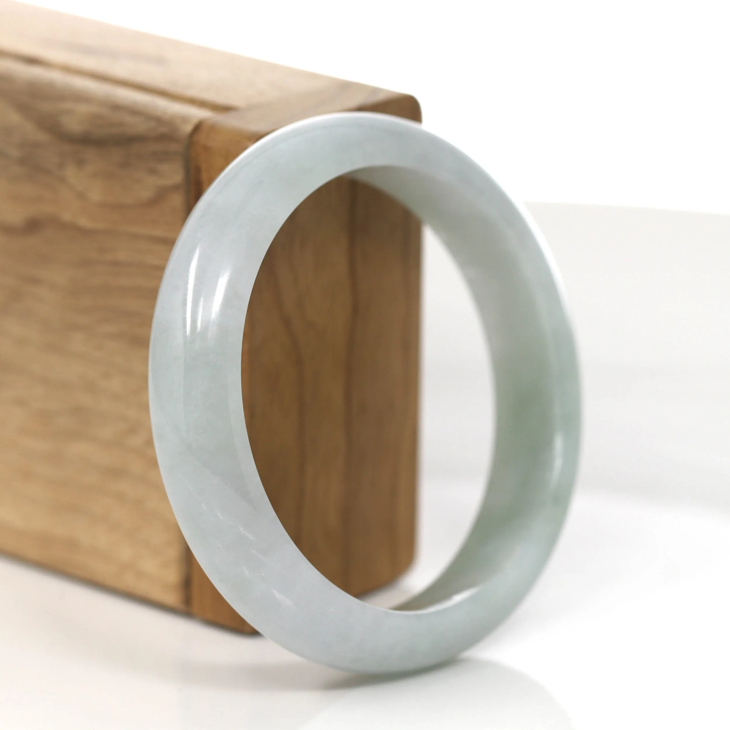 RealJade® Co. "Classic Bangle" Ice Lavender Jadeite Jade Bangle ( 56.60 mm ) #867
