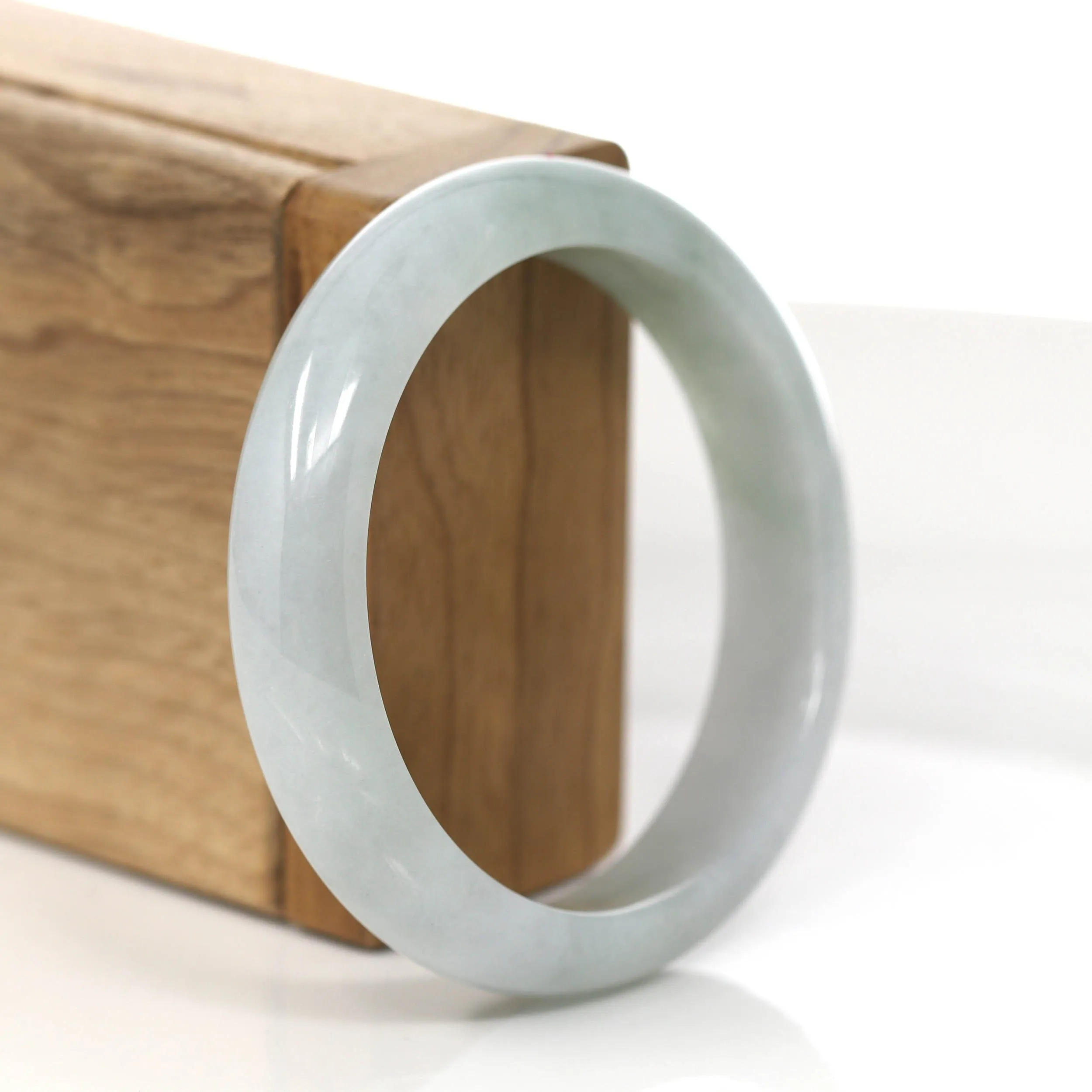 RealJade® Co. "Classic Bangle" Ice Lavender Jadeite Jade Bangle ( 56.60 mm ) #867