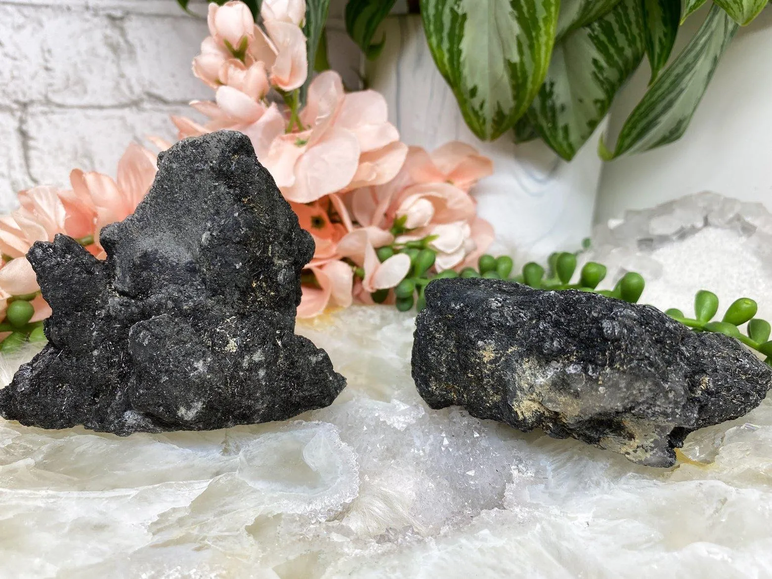 Tourmaline in Quartz