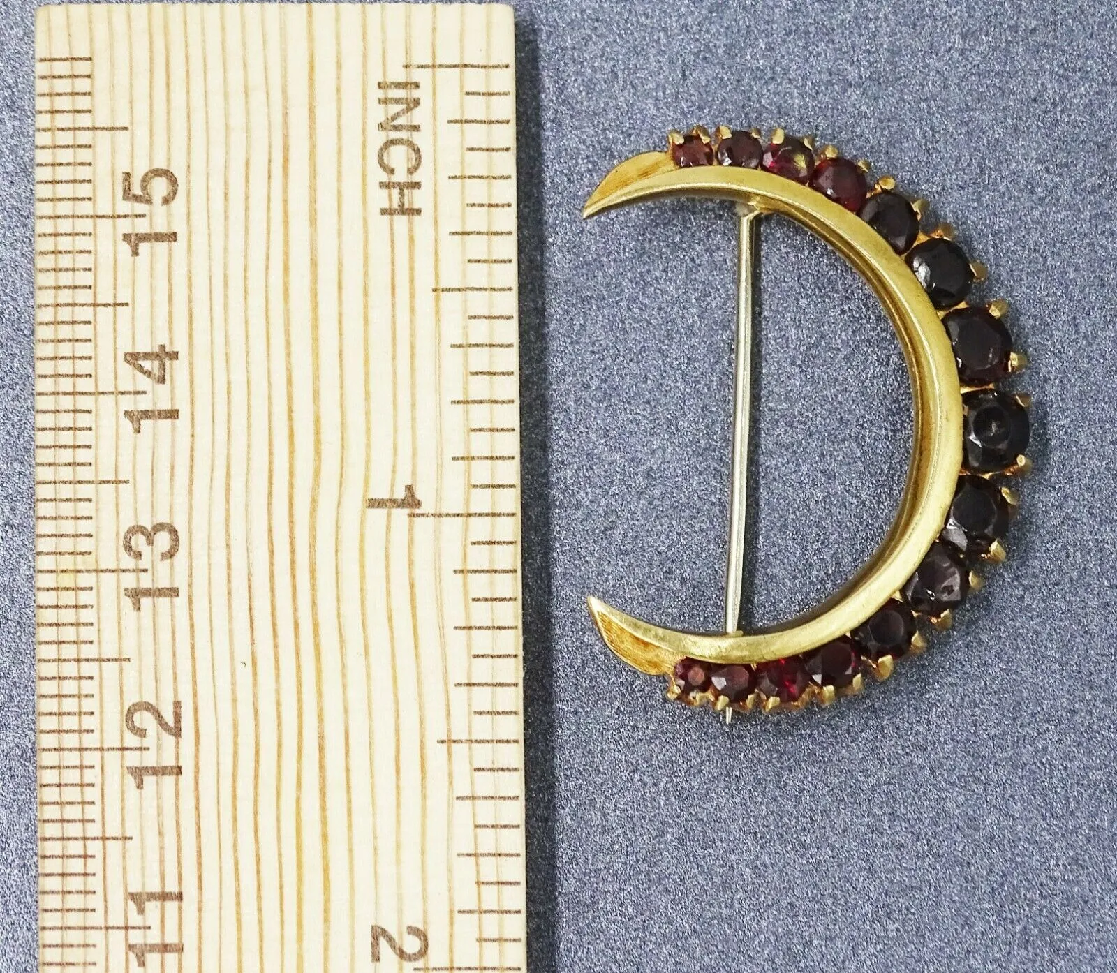 Vintage Garnet 18ct Yellow Gold Crescent Brooch