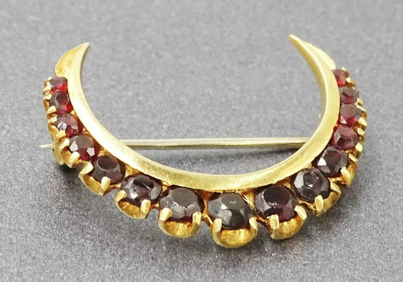 Vintage Garnet 18ct Yellow Gold Crescent Brooch