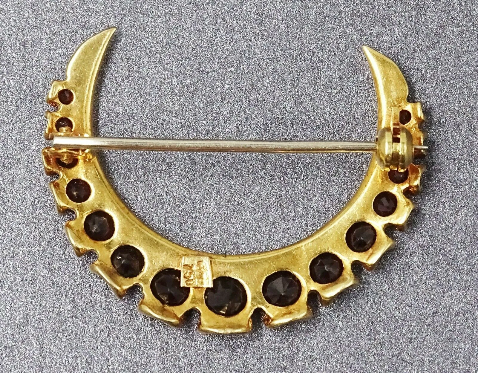 Vintage Garnet 18ct Yellow Gold Crescent Brooch