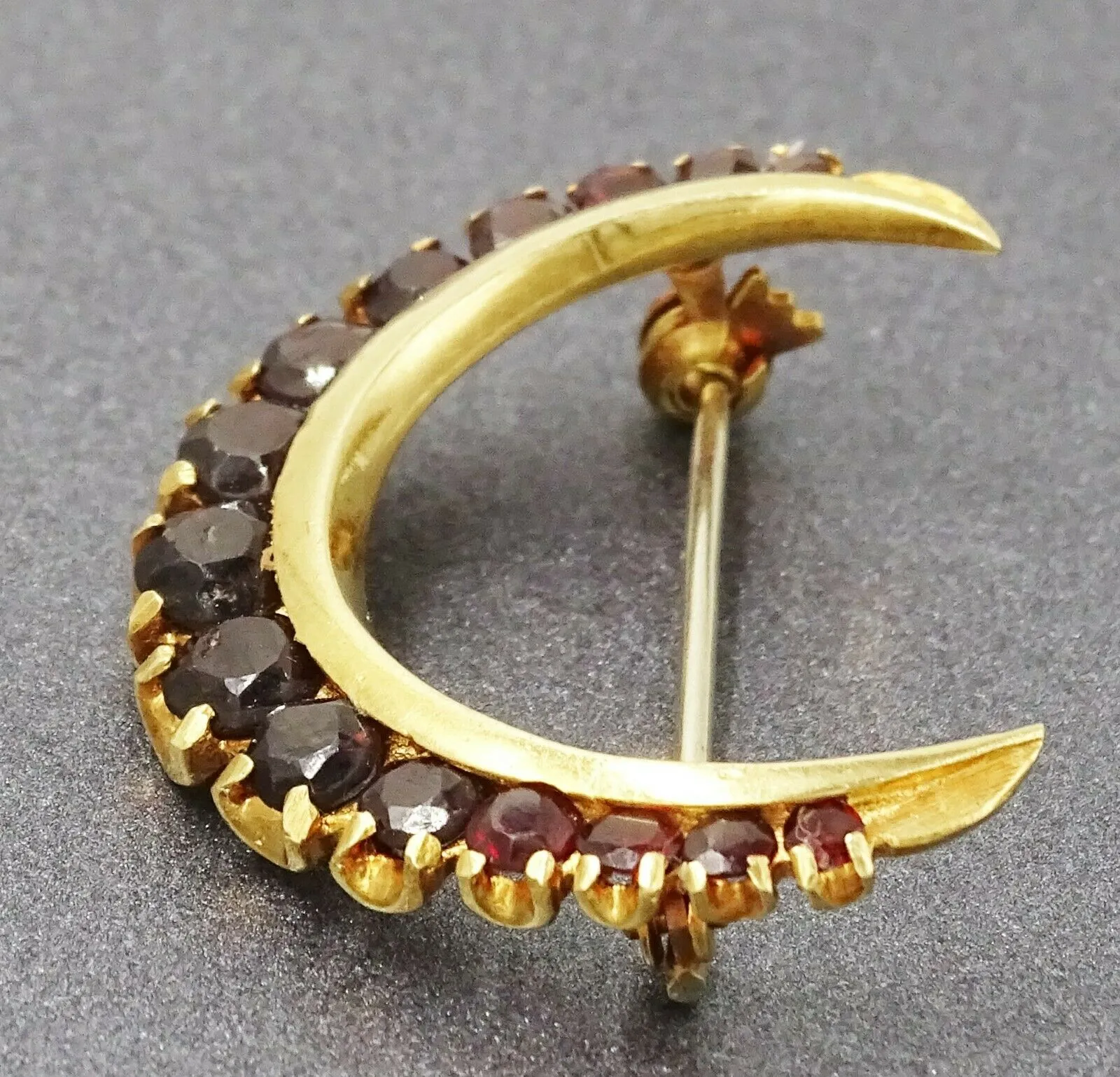 Vintage Garnet 18ct Yellow Gold Crescent Brooch