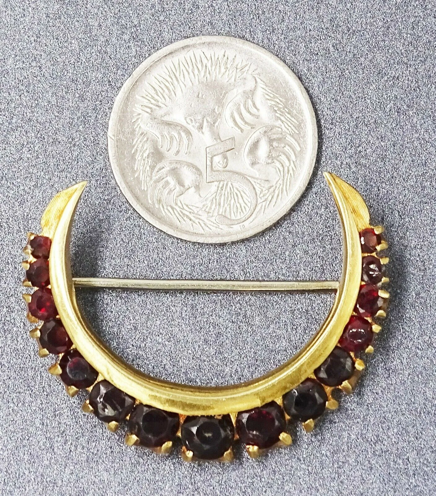 Vintage Garnet 18ct Yellow Gold Crescent Brooch