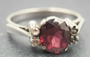 Vintage Sterling Silver Garnet Ring